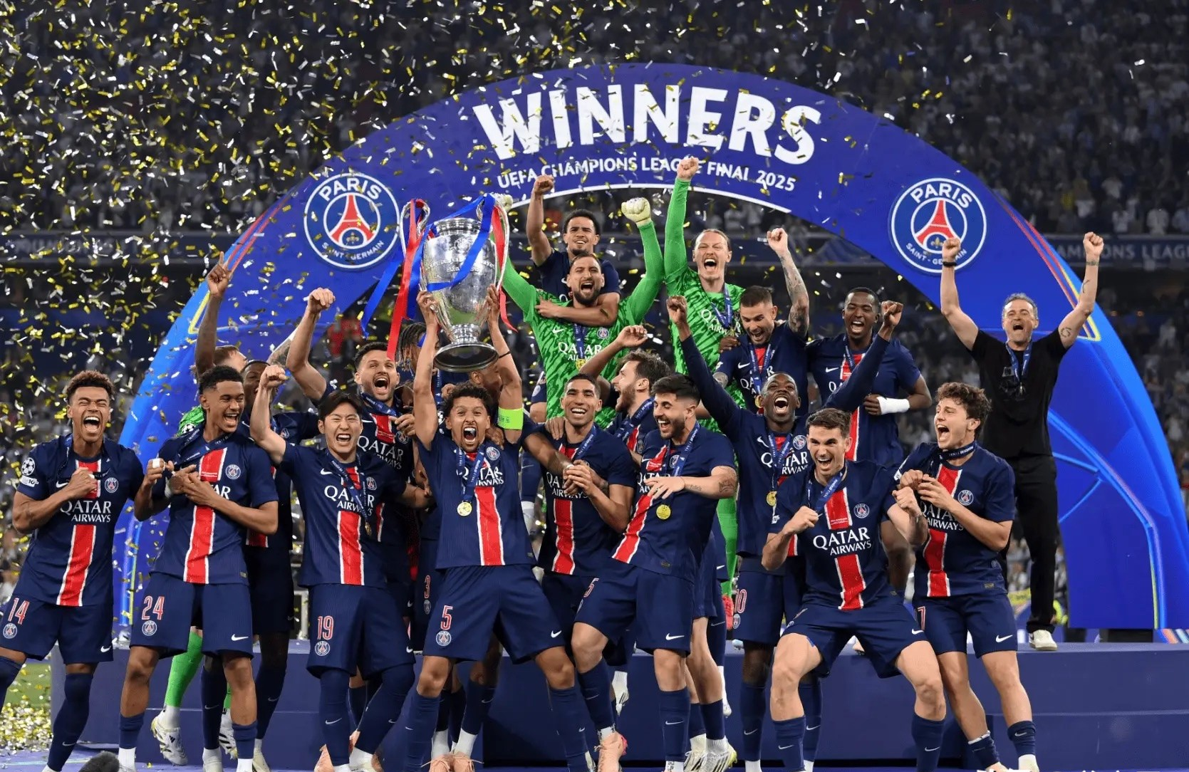 法国代表队在比赛中获得亚军 法国代表队在比赛中获得亚军