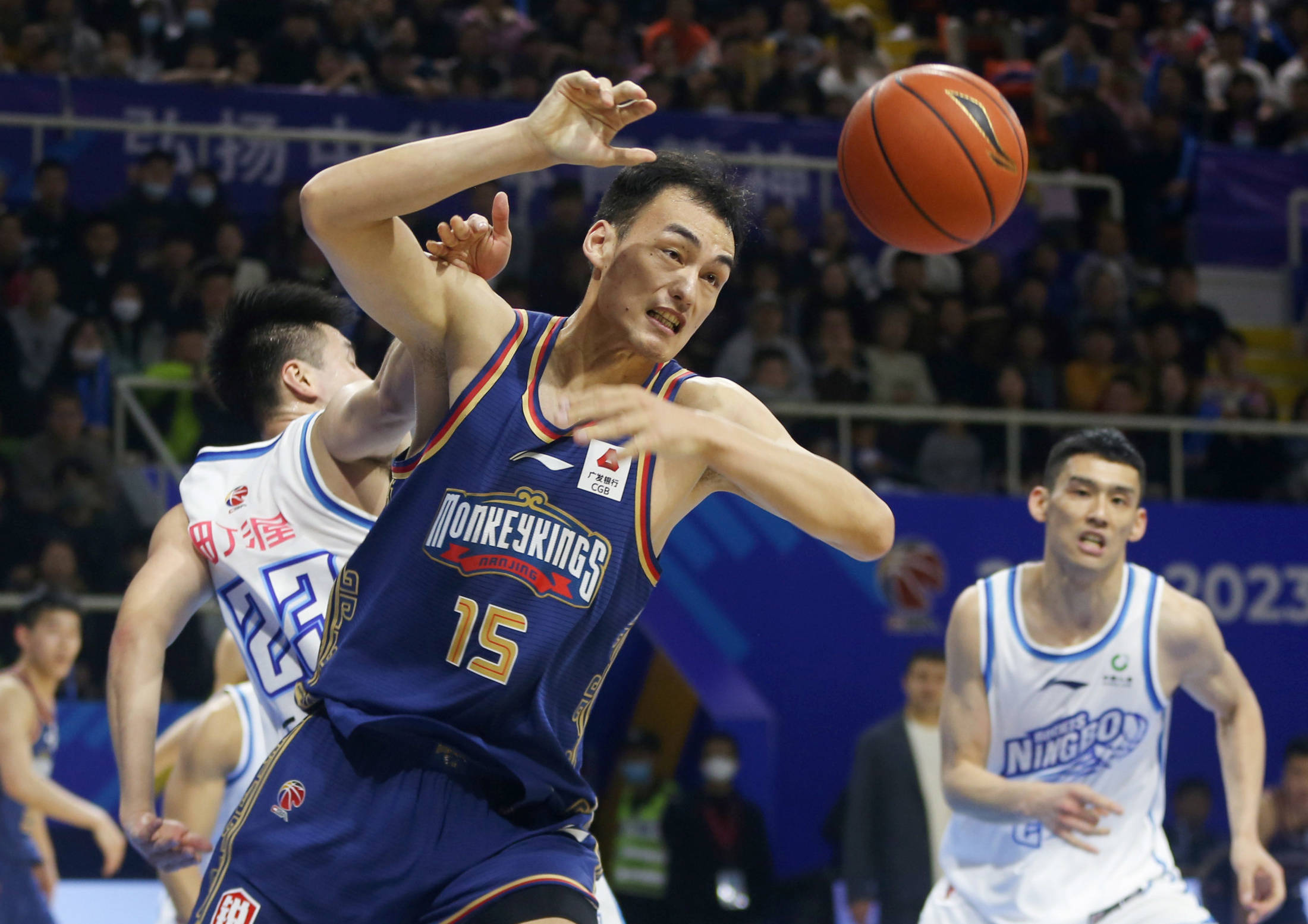 南京男篮一波流,击败天津晋级季后赛 南京男篮一波流,击败天津晋级季后赛