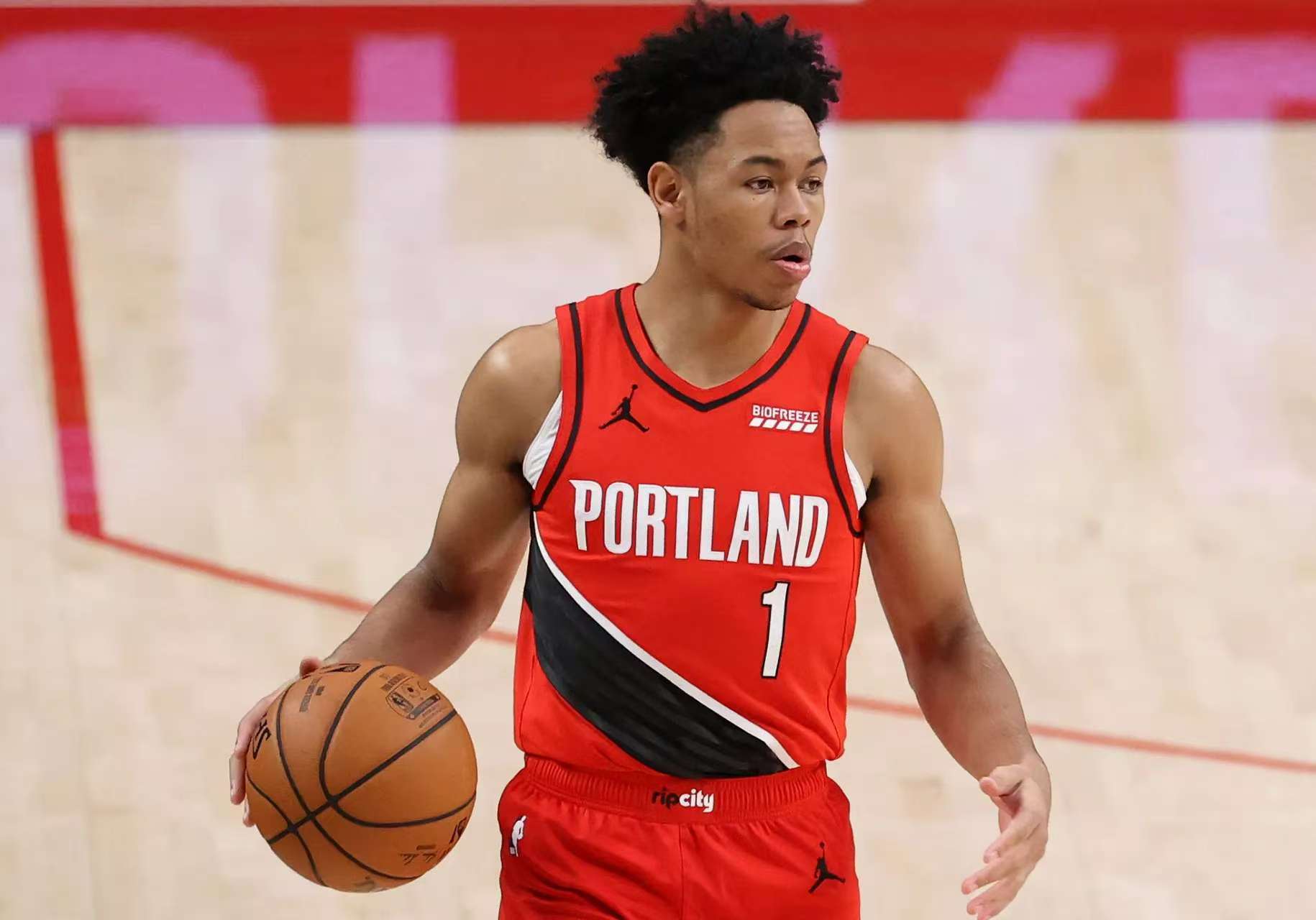 开拓者队在客场获得关键胜利 开拓者队在客场获得关键胜利