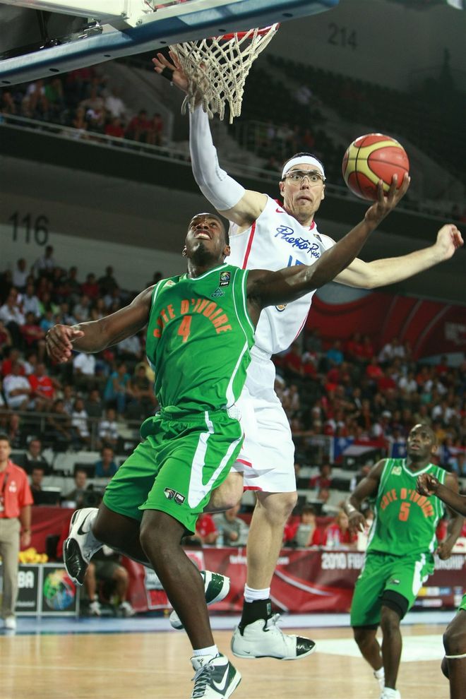 科特迪瓦队连续不胜,教练组面临考验 科特迪瓦队连续不胜,教练组面临考验