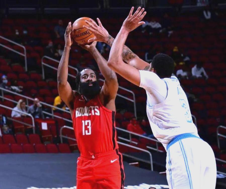 火箭主场不敌湖人,遭遇一场失利 火箭主场不敌湖人,遭遇一场失利