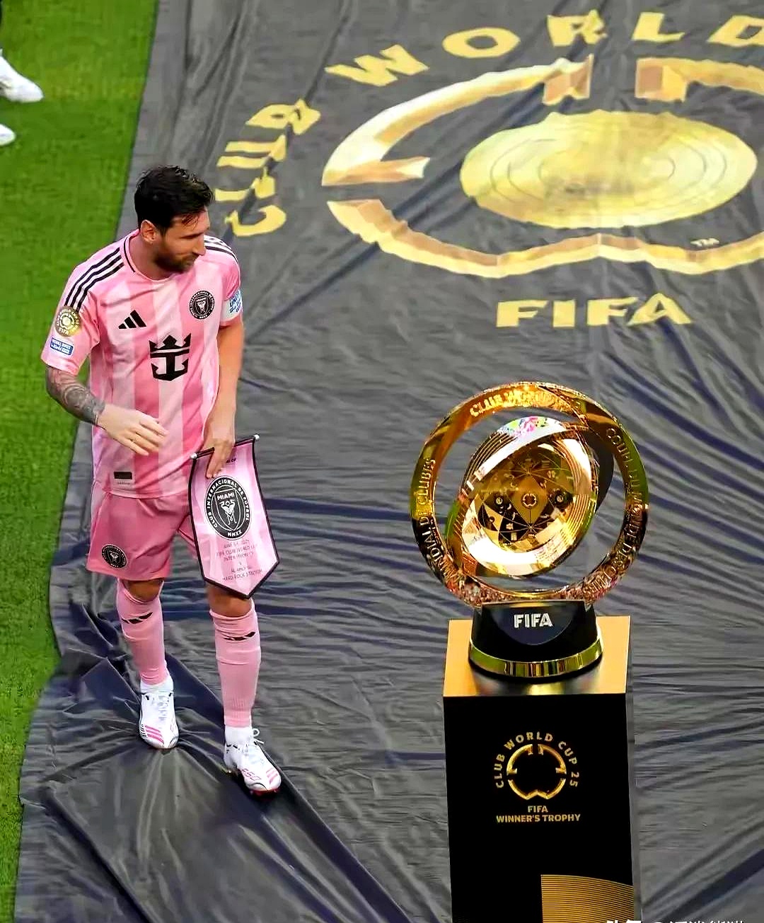 关于利物浦轻取乌拉圭,梅西高光表现的信息 关于利物浦轻取乌拉圭,梅西高光表现的信息