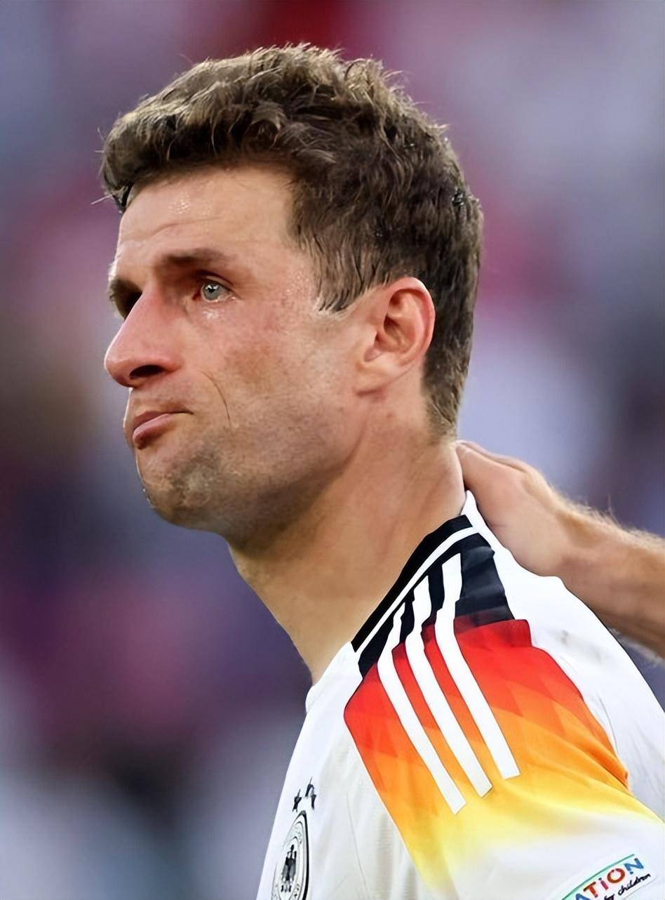 葡萄牙绝杀里昂,穆勒点燃赛场 葡萄牙绝杀里昂,穆勒点燃赛场