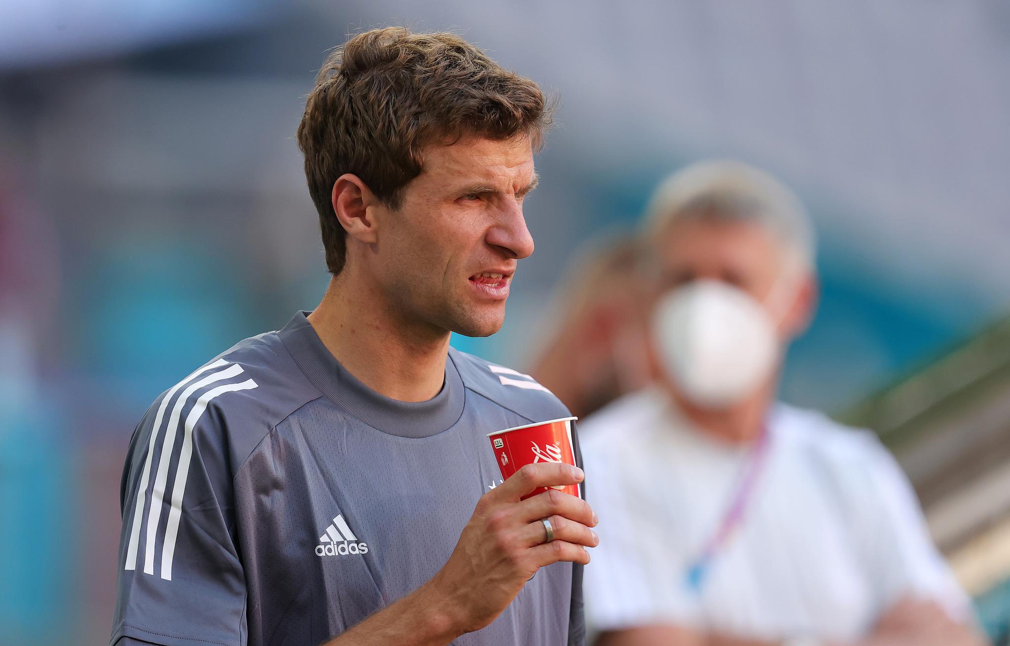 葡萄牙绝杀里昂,穆勒点燃赛场 葡萄牙绝杀里昂,穆勒点燃赛场