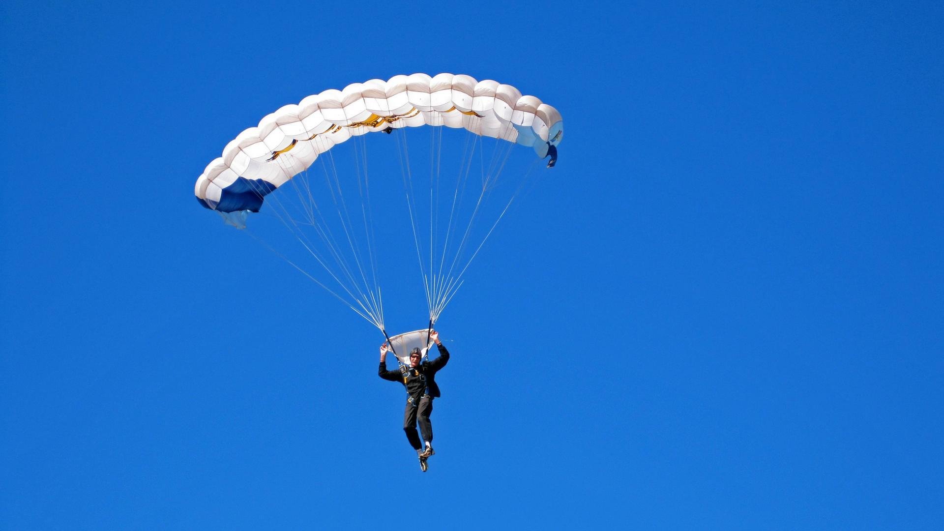 绿茵与硬木，当意式链式防守遇见美式开拓精神